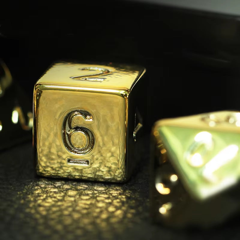 7Pcs/Set Gold Plating Dice D&D COC Dice D4 D6 D8 D10 D% D12 D20 Table Games DND RPG Dice Set