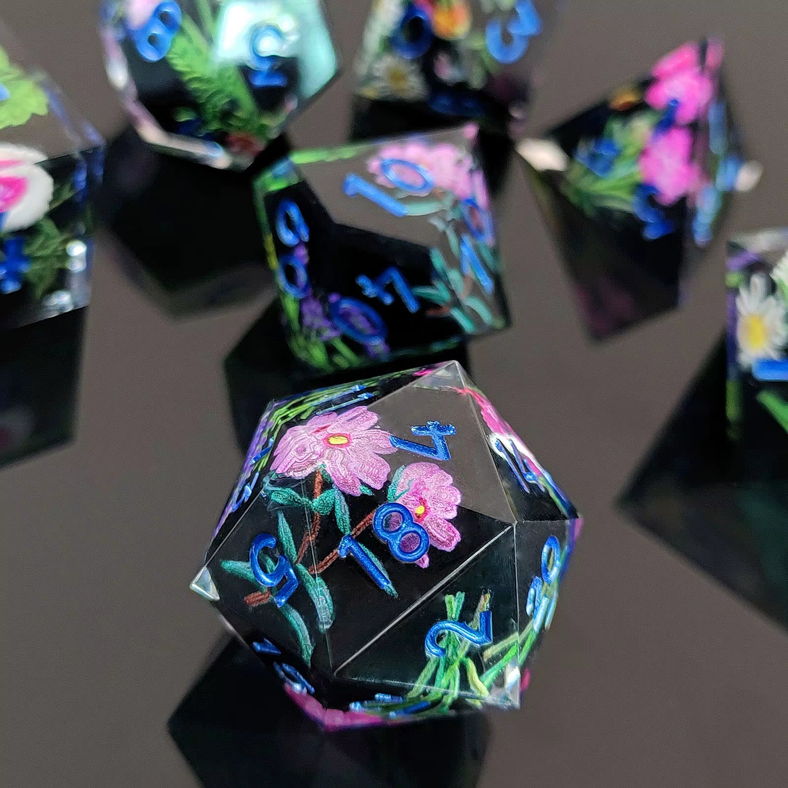 DND Flower Dice Resin Dice Set RPG Resin Dice Polyhedral Dice Dnd Dice Set for DND Game Player Dice Collector D&D Dice Set 7PCS