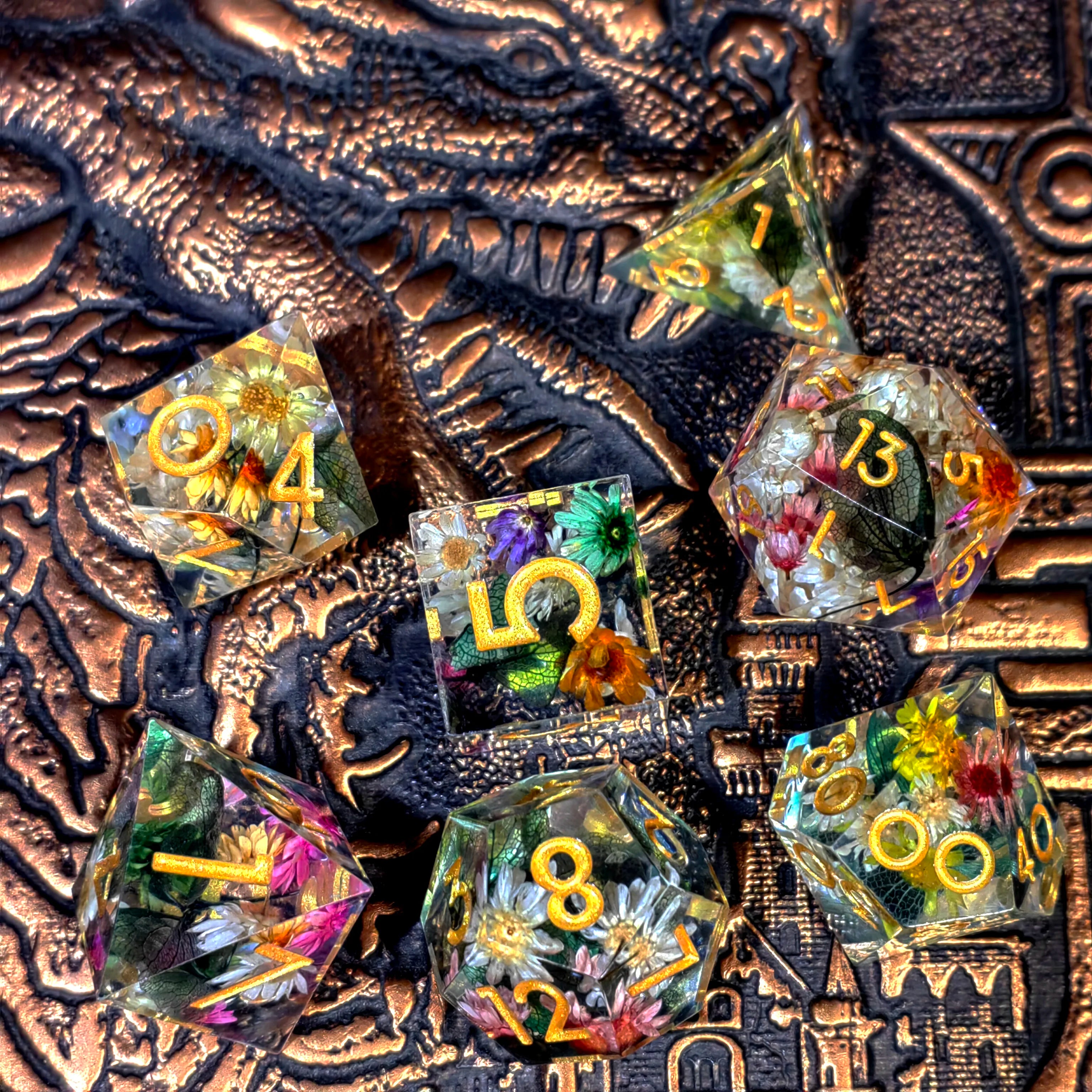 7-Piece Resin Dnd Dice Set with Dried Flowers, Handmade Transparent Polyhedral Dice for Dungeons and Dragons, RPG Tabletop Games