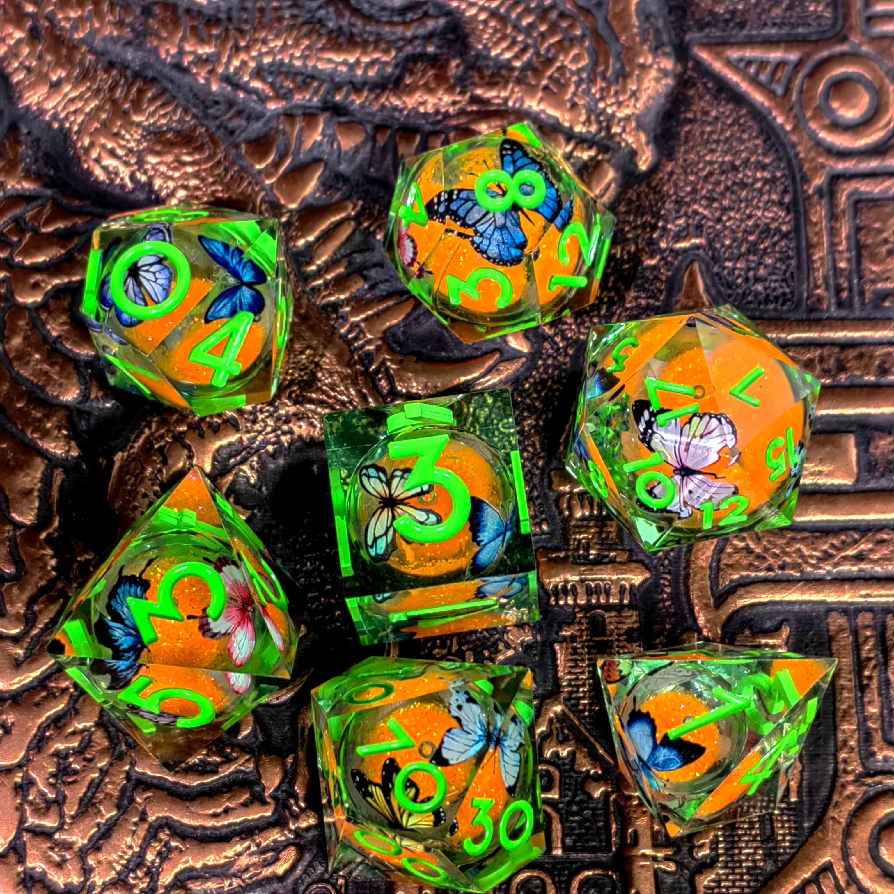7-Piece Resin Dnd Dice Set with Dried Flowers, Handmade Transparent Polyhedral Dice for Dungeons and Dragons, RPG Tabletop Games